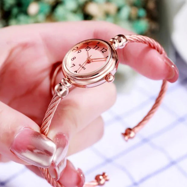 Women’s Luxury Gold Bangle Quartz Watch with Thin Chain